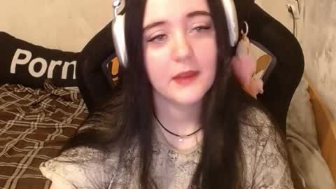 your_8a8y online show from November 2025 12:49:02 PM