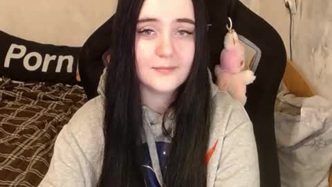 your_8a8y online show from November 2025 12:16:02 PM