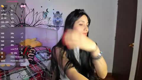 mia3 online show from November 2025 07:30:02 PM