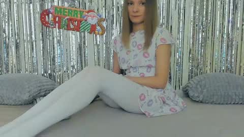 Snapshot of your_caramelka chatting on December 2024 10:22:02 AM Lily online show from December 2024 10:22:02 AM