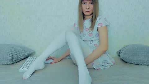 Snapshot of your_caramelka chatting on February 2025 10:28:02 AM Lily online show from February 2025 10:28:02 AM
