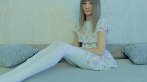 Snapshot of your_caramelka chatting on March 2025 10:00:02 AM Lily online show from March 2025 10:00:02 AM