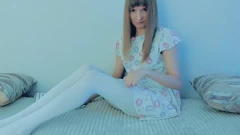 Snapshot of your_caramelka chatting on September 2025 03:28:02 AM Lily online show from September 2025 03:28:02 AM