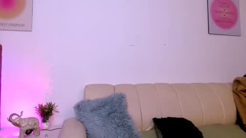 Snapshot of your_girl_of_dream chatting on May 2026 02:08:02 AM your_girl_of_dream online show from May 2026 02:08:02 AM