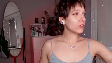 Alex and Kris long hair online show from October 2025 01:33:02 PM