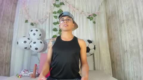 your_kitty_boy online show from June 2026 07:36:02 PM