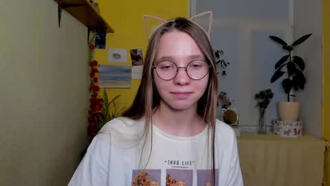 Leslie online show from December 2024 03:35:01 PM