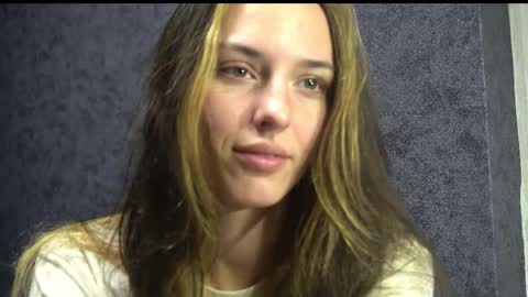 Meri  online show from December 2025 09:01:02 PM