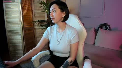 Viky online show from December 2024 03:47:02 PM