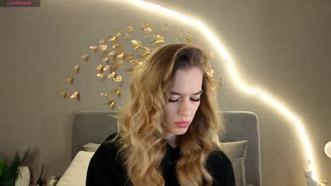 Jessica Loyd online show from February 2025 02:58:01 AM