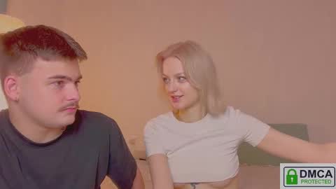 your_molly_mark online show from November 2025 06:52:01 PM