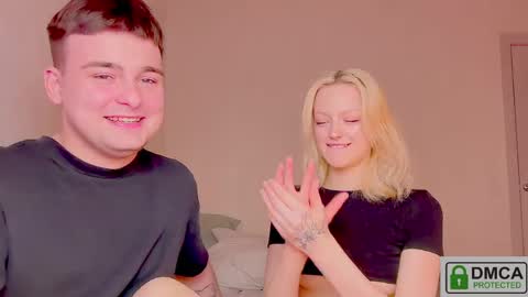 your_molly_mark online show from April 2026 07:59:01 PM