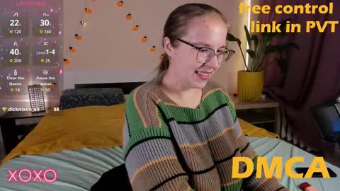 Pennyy online show from October 2025 07:47:02 PM