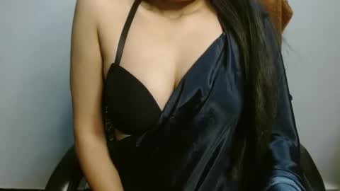 Your Priya01 online show from November 2025 03:50:02 AM