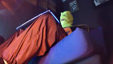 Snapshot of your_punishment chatting on December 2024 01:58:02 AM Miss Sarah online show from December 2024 01:58:02 AM