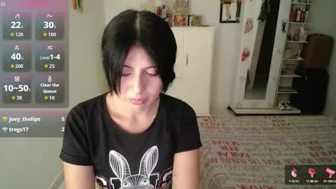 Danna  online show from September 2025 10:33:02 PM