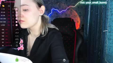 Molly online show from September 2025 04:01:02 AM