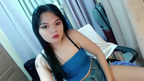 Snapshot of yourangelictransgirl chatting on December 2024 05:04:02 PM Hi its me Yna online show from December 2024 05:04:02 PM