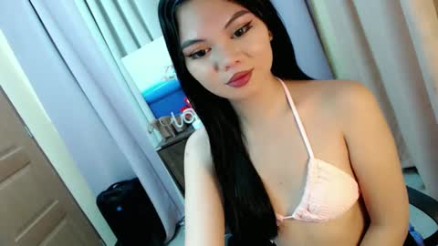 Snapshot of yourangelictransgirl chatting on December 2024 05:53:02 PM Hi its me Yna online show from December 2024 05:53:02 PM