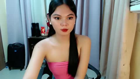 Snapshot of yourangelictransgirl chatting on December 2024 05:44:01 PM Hi its me Yna online show from December 2024 05:44:01 PM