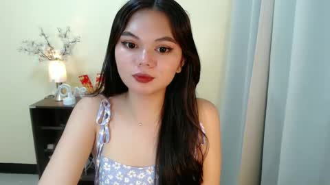 Snapshot of yourangelictransgirl chatting on February 2025 05:48:01 PM Hi its me Yna online show from February 2025 05:48:01 PM