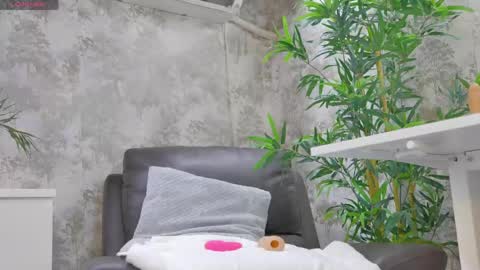 Anna online show from April 2026 07:05:02 PM