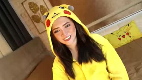 JEN  online show from September 2025 09:33:01 AM