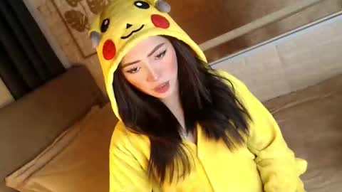 JEN  online show from October 2025 10:52:02 AM