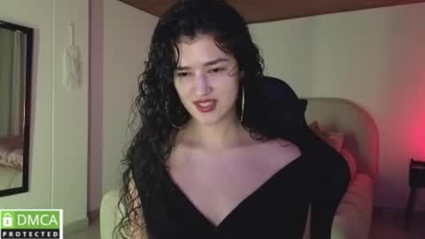 yourdreamgirl2025 online show from June 2026 12:05:02 AM