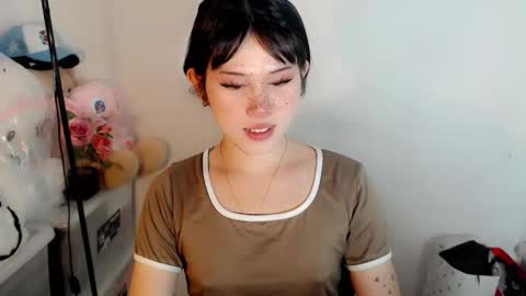 PrettyElla online show from September 2025 07:13:02 AM