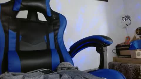 yourfavorite_bigclit online show from November 2025 03:04:01 PM