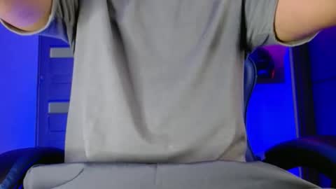 yourfavorite_bigclit online show from April 2026 02:18:01 PM