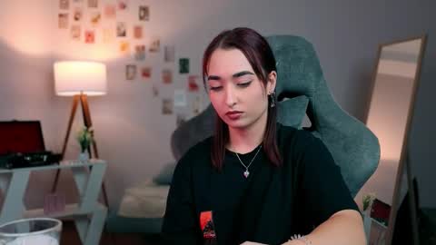 Snapshot of yourfitoviolett chatting on September 2025 03:36:01 PM violett online show from September 2025 03:36:01 PM