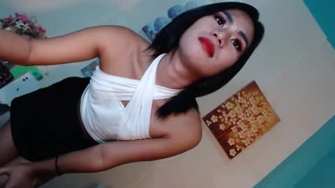 Snapshot of yourhottie_winxxx chatting on January 2025 05:37:01 PM Mauie online show from January 2025 05:37:01 PM
