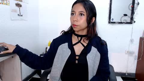 Snapshot of yourlittle_cherry chatting on February 2025 10:43:02 PM Cherry online show from February 2025 10:43:02 PM