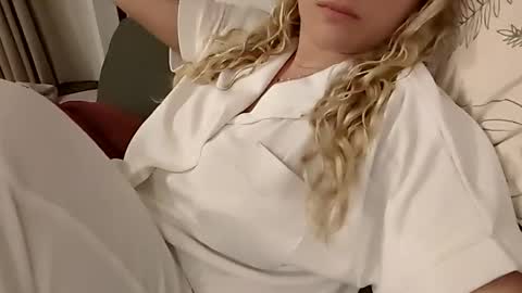 yourlittlegoddess online show from March 2026 07:07:01 PM