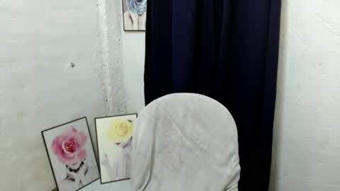 Snapshot of yourlove_regine chatting on September 2025 03:22:01 AM Regine online show from September 2025 03:22:01 AM