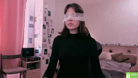 Nikol online show from September 2025 12:49:01 PM