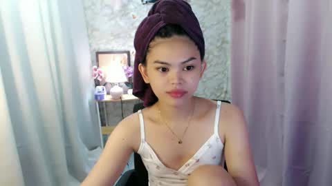 your lovely Dina online show from December 2025 01:22:02 AM