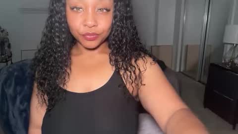 Snapshot of yourmommysilk chatting on May 2026 03:37:02 AM YOURMOMMY online show from May 2026 03:37:02 AM