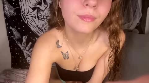 Snapshot of yourprettylittlecumslut chatting on January 2025 10:29:02 AM YourPrettyLittleCumSlut online show from January 2025 10:29:02 AM