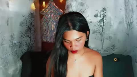 yourqueen_19 online show from April 2026 05:00:02 AM