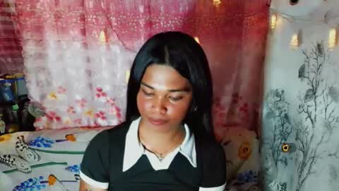 yourqueen_19 online show from May 2026 09:49:01 AM