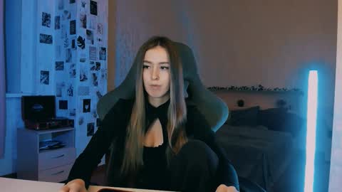 Snapshot of yourrdanceteacher chatting on November 2025 07:13:01 PM Eva online show from November 2025 07:13:01 PM