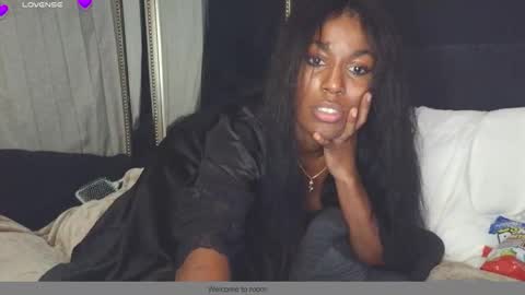 Snapshot of yoursensualebony chatting on October 2025 07:29:01 AM Rosey online show from October 2025 07:29:01 AM