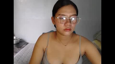 yoursexy_reb online show from February 2026 04:32:01 AM