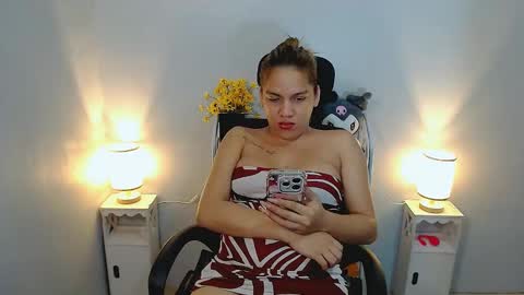 Snapshot of yoursweetangelxxx chatting on February 2025 07:07:02 AM YourDreamgirl online show from February 2025 07:07:02 AM