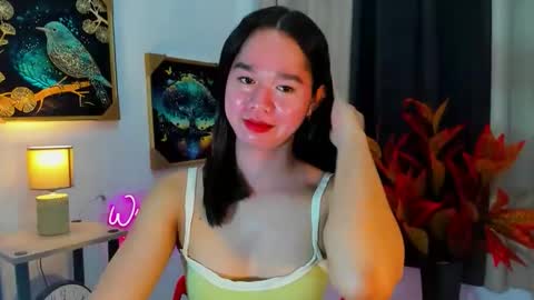 Snapshot of yourtinybunny chatting on November 2025 04:09:02 PM yourtinybunny online show from November 2025 04:09:02 PM