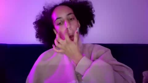 Snapshot of youwishtobeme chatting on December 2024 01:05:01 AM elizabeth ju online show from December 2024 01:05:01 AM