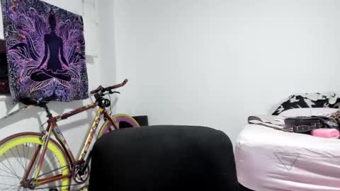 Snapshot of youwishtobeme chatting on February 2025 01:04:02 AM elizabeth ju online show from February 2025 01:04:02 AM